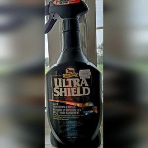 🌟⭐HOST PICK⭐🌟🐎🤠BRAND NEW HORSE FLY SPRAY 🤠🐎